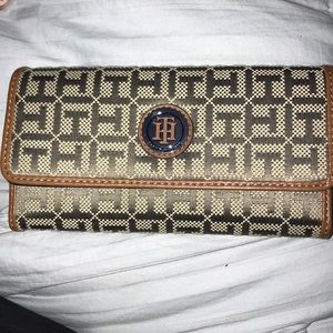 Tommy Hilfiger wallet